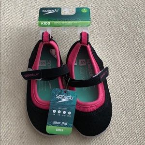 Speedo water shoes